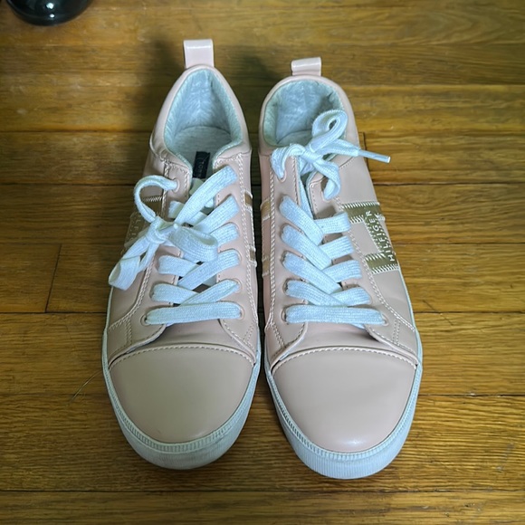 Sneakers - Picture 1 of 2